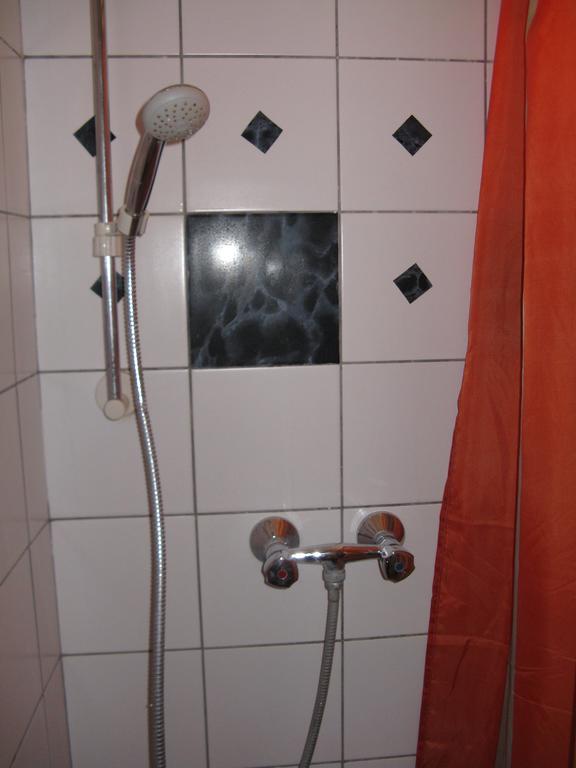 Karpati Motel Budapeşte Oda fotoğraf